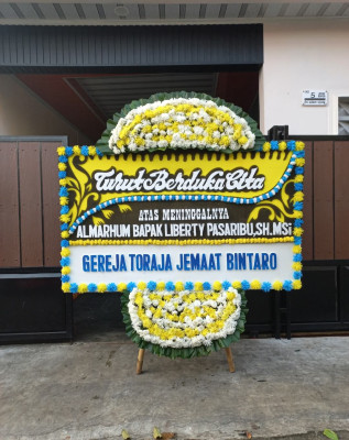 Papan Bunga Duka di Rangkapan Jaya